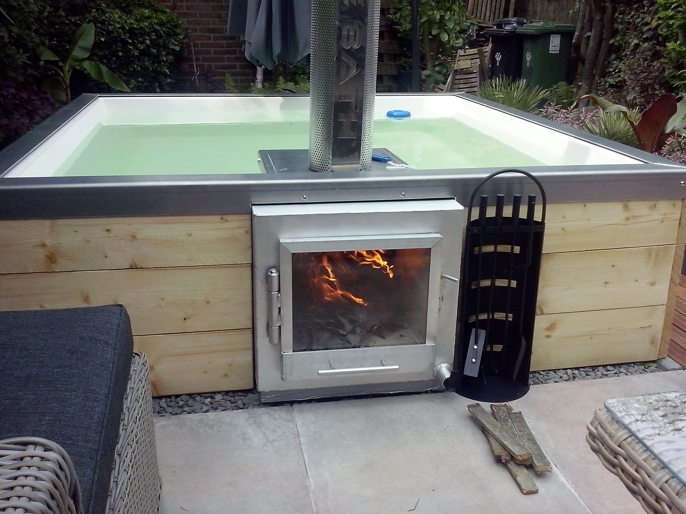 Hottub houtgestookt vierkant